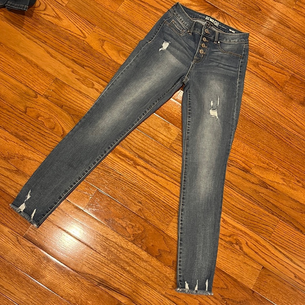NWOT Distressed Jeans